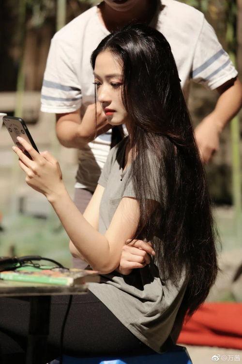 诺米走红不忘家乡小涵娱乐吃瓜,小涵娱乐吃瓜见证草根逆袭