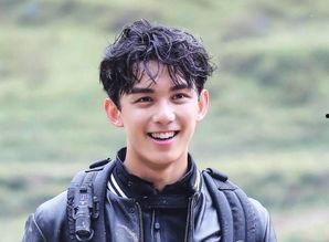 娱乐吃瓜君迪丽热巴吴磊,甜蜜互动引粉丝热议