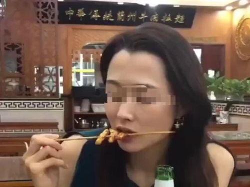 女大学生娱乐圈吃瓜,揭秘校园里的明星八卦风云