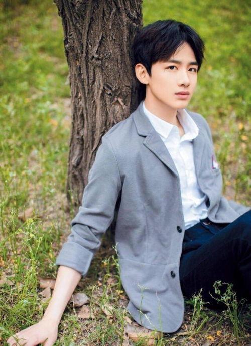 爱豆吃瓜娱乐酱白敬亭,从爱豆到吃瓜娱乐酱，他的跨界之路